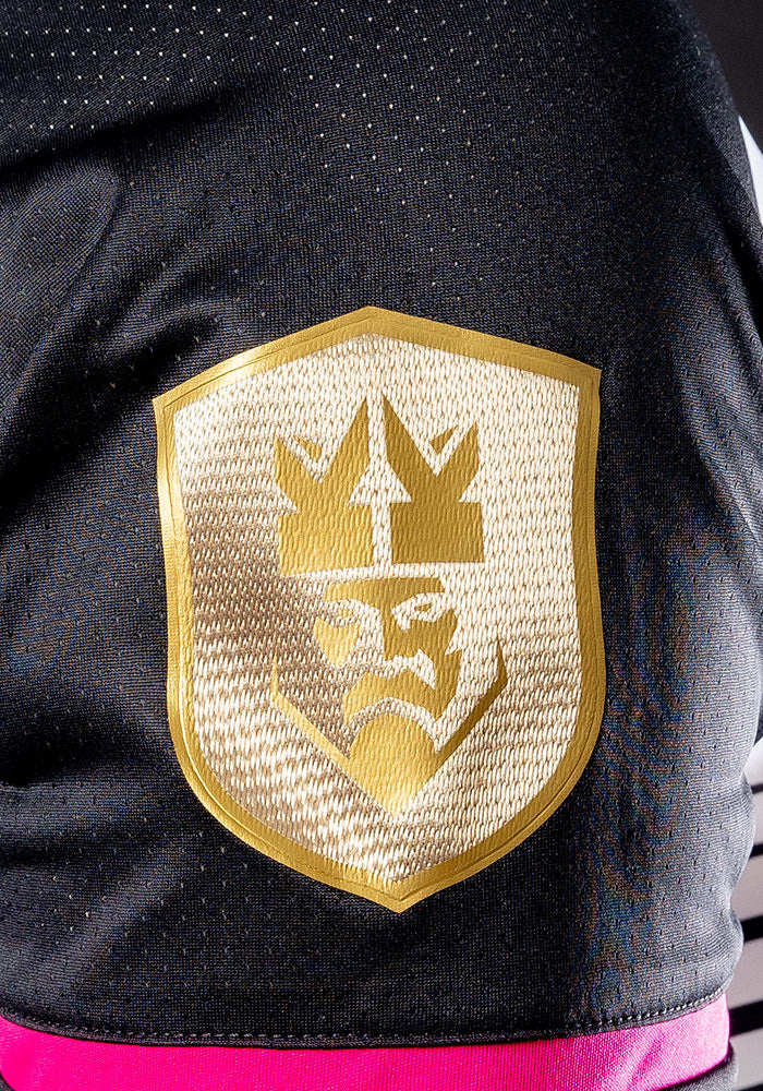 Camiseta de juego oficial Kunisports - Kings Limited Gold Edition - Image 10